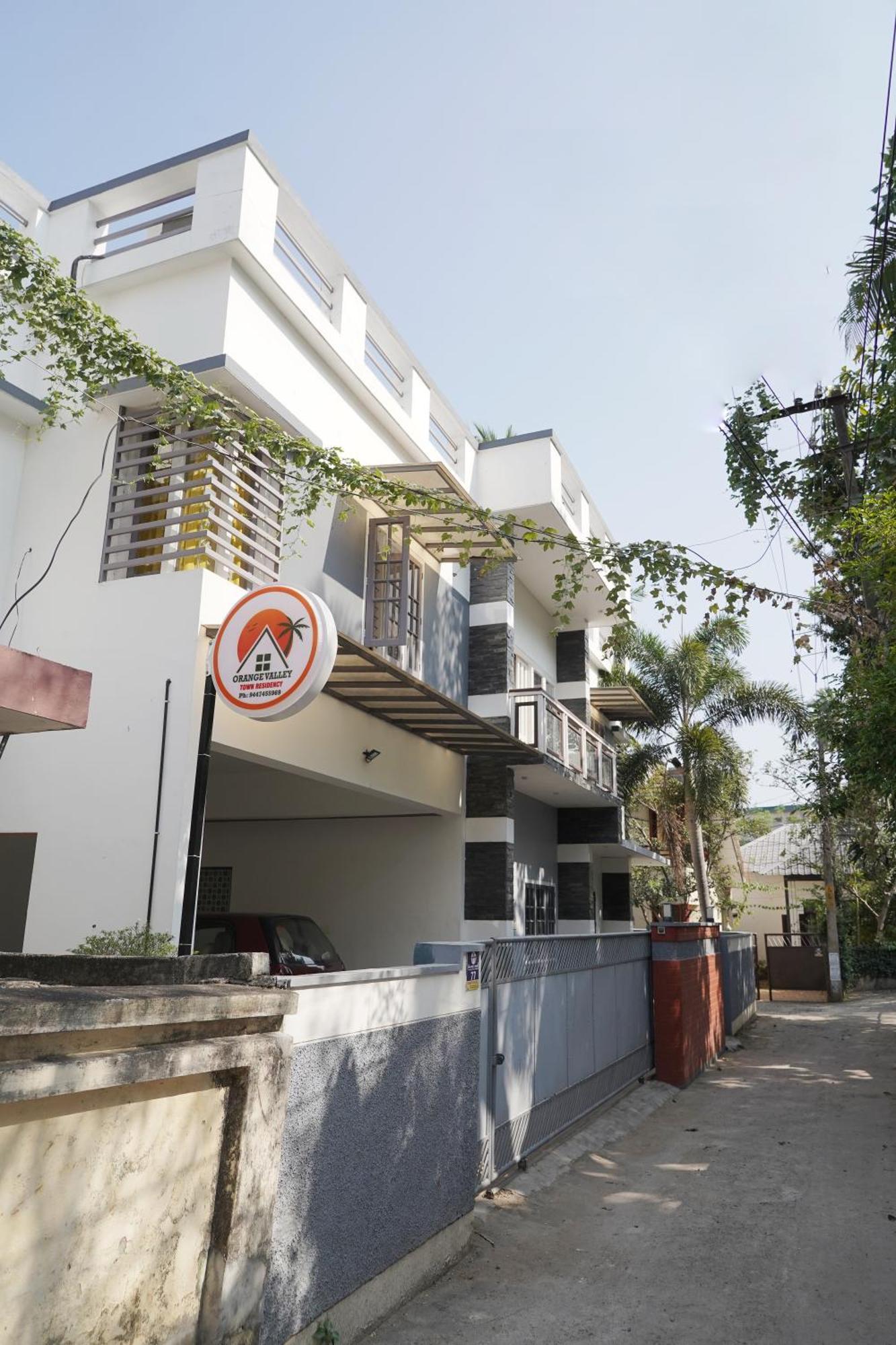 Orange Valley Town Residency Thiruvananthapuram Extérieur photo